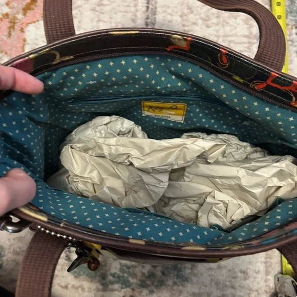 Fossil Key-Per Floral Tote - Picture 7 of 9